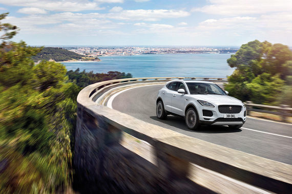 Новый кроссовер jaguar f-pace в 2018 году. Обзор. Характеристики. Цены. Фото Новый кроссовер jaguar f-pace в 2018 году. Обзор. Характеристики. Цены. Фото