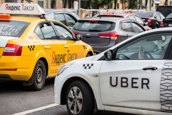 «Яндекс.Такси» и Uber объединят бизнесы в России и еще пяти странах СНГ