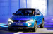 Volkswagen T-Roc
Volkswagen показывает В Женеве концепт компактного трехдверного кроссовера T-Roc, серийный вариант которого может занять нишу между перспективным Taigun и Tiguan. Габариты "паркетника", который может выйти на рынок в 2016-2017 гг.: длина - 4179 мм, ширина - 1831 мм и высота - 1501 мм. T-Roc оснащен турбодизельным двигателем мощностью 184 л. с. с крутящим моментом 384 Нм, 7-ступенчатым "роботом" DSG, системой полного привода 4Motion и может разгоняется до 100 км/ч за 6,9 с. Расход топлива - 4,9 л на 100 км. Купе-кроссовер легко превращается и в кабриолет - две половинки крыши можно снять и убрать в специальные крепления в багажнике. У трансмиссии три режима работы: Street, Offroad и Snow. Концепт снабжен передней и задней камерами обзора, светодиодной оптикой, съемными сенсорными дисплеями для управления мультимедийной системой. Конкурентами T-Roc будут Nissan Juke, Renault Duster и Skoda Yeti.
