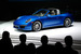 Porsche 911 Targa
Вариант 911-й модели с кузовом "тарга" выпускался компанией серийно в 1965 по 1989 гг. в период "классических" версий, затем эпизодически для поздних поколений модели. Технологически Targa схож с Carrera 4 Cabriolet - 3,4 л оппозитный двигатель мощностью 350 л.с. или 400 л.с. и только полный привод. Крыша-навес "тарги" убирается хитрым механизмом с электроприводом назад под капот двигателя, который приподнимается месте задним стеклом-фонарем