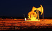 С 2010 по 2013 гг. добыча нефти в Северной Дакоте благодаря Баккену (на фото) увеличилась на 177%, а по сравнению с 1980-ми гг. - на порядок. Сейчас на Северную Дакоту приходится 11,5% от всей добываемой в США нефти. По итогам апреля 2014 г. штат преодолел важную отметку, нарастив добычу до 1 млн баррелей в сутки. За всю историю США эту планку в разные годы преодолевали лишь Техас, Аляска, Калифорния и Луизиана.