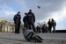 Сотрдники полиции наблюдают за митингом в Санкт-Петербурге