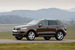 Volkswagen Touareg
У нескольких сенаторов в гареже есть Volkswagen Touareg. Также это единственный автомобиль начальника управления президента по внутренней политике Олега Морозова. Цены на Touareg начинаются от 2 млн руб.