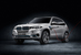 Внедорожник BMW X5
Новый гибридный кроссовер оснащен силовой установкой, в состав которой входят бензиновый четырехцилиндровый двигатель, 95-сильный электромотор и комплект аккумуляторов. Силовая установка может работать в разных режимах, например, только на электротяге с запасом хода 30 км или с одновременной работой электрического и бензинового двигателей. В последнем случае расход топлива будет 3,8 л на 100 км пробега, а разгон до сотни составит менее 7 секунд. Подзарядить литий-ионные батареи можно от обычной электророзетки.