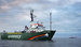 Корабль Greenpeace направляется к нефтедобывающей платформе "Приразломная" в Печорском море.