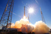 Еще один проект Маска, компания SpaceX, построила первую частную космическую ракету, которая вышла в космос и пристыковалась к МКС