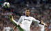 Real Madrid, $621 млн.
Португалец Криштиану Роналду - главное действующее лицо и просто лицо бренда Real Madrid. Несмотря на то, что в сезоне 2011/2012 выручка испанского клуба достигла рекордных 513 млн евро, на стоимости бренда Real Madrid сказалась негативная ситуация в экономике Испании. У Real Madrid один из самых успешных мерчендайзингов в мире: только в прошлом сезоне по всему миру было продано более 1,5 млн лицензионных футболок клуба