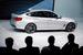Пятидверный хетчбэк BMW 3-й серии Gran Turismo
Немецкая премиум-«тройка» показывает новинки в основном в среднеразмерном формате. BMW расширяет третью серию удлиненным хетчбэком GT, который по габаритам больше универсала той же серии. Его появление в модельном ряду явно вдохновлено успехами аналогичной версии пятой серии. Впервые BMW применила в серийной машине активный задний спойлер, выдвигающийся из крышки багажника на скоростях выше 110 км/ч.