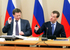 Иванов и Медведев
В феврале 2007 г. Путин, у которого через год заканчивался второй президентский срок, назначил Иванова первым вице-премьером. В этой должности он стал основным конкурентом другого первого «вице» Дмитрия Медведева в гонке путинских преемников.
Оба не сходили с телеэкранов. Медведев – как куратор приоритетных национальных проектов, Иванов – как куратор военно-промышленного комплекса. За год он объездил едва ли не всю страну: строительство в Грозном, радиозавод в Ижевске, производство электронных компонентов в Зеленограде, моторостроители в Уфе, авиастроители в Приморье и Иркутской области... Подчиненные Иванова понимали, что работают на рейтинг. «Я работаю бесплатным пиарщиком», – пошутил как-то по этому поводу один из бывших руководителей подведомственной Иванову госкомпании.