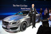 Четырехдверное купе Mercedes-Benz CLA
Дитер Цетше, CEO Daimler на фоне Mercedes-Benz CLA