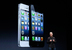 Телефон iPhone5
Экран нового iPhone стал больше (соотношение сторон 16:9, диагональ – 4 дюйма), а сам телефон тоньше предшественников, а потому легче. Выросли число точек на экране, производительность телефона и время работы от одной зарядки аккумулятора. Рыночный дебют новой версии смартфона самой дорогой компании в мире состоялся 21 сентября, и только за первые три дня Apple продала более 5 млн этих устройств. Цена смартфона без контракта в США колеблется в зависимости от модификации от $649 до $849. В России продажи стартовали 14 декабря. В первые сутки цена упала с 35 000 руб. до 28000-32000 руб. за младшую модификацию смартфона, а за первый уикенд было продано не менее 25000 iPhone 5.