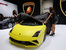 Lamborghini Gallardo LP 560-4
Lamborghini представляет на автосалоне в Париже новую версию суперкара Gallardo — LP 560-4. Основное отличие от прежних модификаций — редизайн передней и задней частей кузова, сделавшие машину хорошо отличимой от старшей модели LP 570-4. Полноприводный автомобиль с V10 мотором 5,2 л, развивающим 560 л.с., начнет производиться в Сант'Агата-Болоньезе с ноября 2012 г. Фото: Automobili Lamborghini.