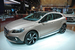 Volvo V40 Cross Country
Volvo Car представляет на автосалоне в Париже псевдовнедорожный вариант пятидверного хэтчбека V40 — Cross Country. Дорожный просвет машины увеличен на 40 мм в сравнении со стандартным V40, используются 19-дюймовые колесные диски и внедорожный «обвес» — неокрашенные бампера и пороги с металлизированными накладками. В версиях с 5-цилиндровым двигателем T5 (2,0 и 2,5 л) машина может оснащаться полным приводом. Volvo Car планирует продавать в год по 17 000 V40 Cross Country. Основными рынками станут Европа (около 50% объема продаж) и Китай (30%). Производство машины на заводе в городе Гент (Бельгия) начнется в ноябре 2012 г.