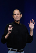 Стив Джобс лично представил iPad 2 (AP)