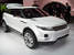 Концепт Evoque был впервые показан в 2008 году — под брендом Land Rover. Но серийный автомобиль выпускается не под “народным” брендом Land Rover, а как “премиальный” Range Rover — за “премиум” можно просить с покупателей больше.