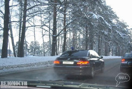Автомобиль BMW 7 серии госномер А039МР и раньше застигали на "встречке"