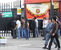 Торговцы у закрытых ворот, 12 июля 2009 г.
