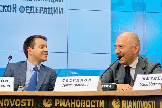 Николаю Никифорову (на фото слева) и Денису Свердлову не жалко личных средств на развитие IT-образования