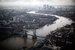 Вид на Лондон со смотровой галереи небоскреба The Shard («осколок» – англ.). Самое высокое здание Евросоюза (309,6 м) построено в 2013 г. над станцией London Bridge. Это единственное строение в столице Великобритании, с которого можно увидеть 360-градусную панораму города