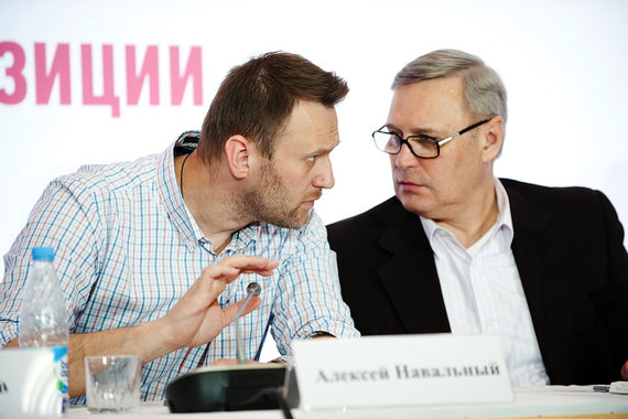 Сегодня демократическая коалиция Алексея Навального и Михаила Касьянова завершает регистрацию кандидатов на праймериз в Калужской и Новосибирской областях