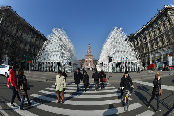 За первый месяц работы Expo 2015 на нее продано 15 млн билетов, притом что изначально организаторы предполагали принять 20 млн посетителей за полгода