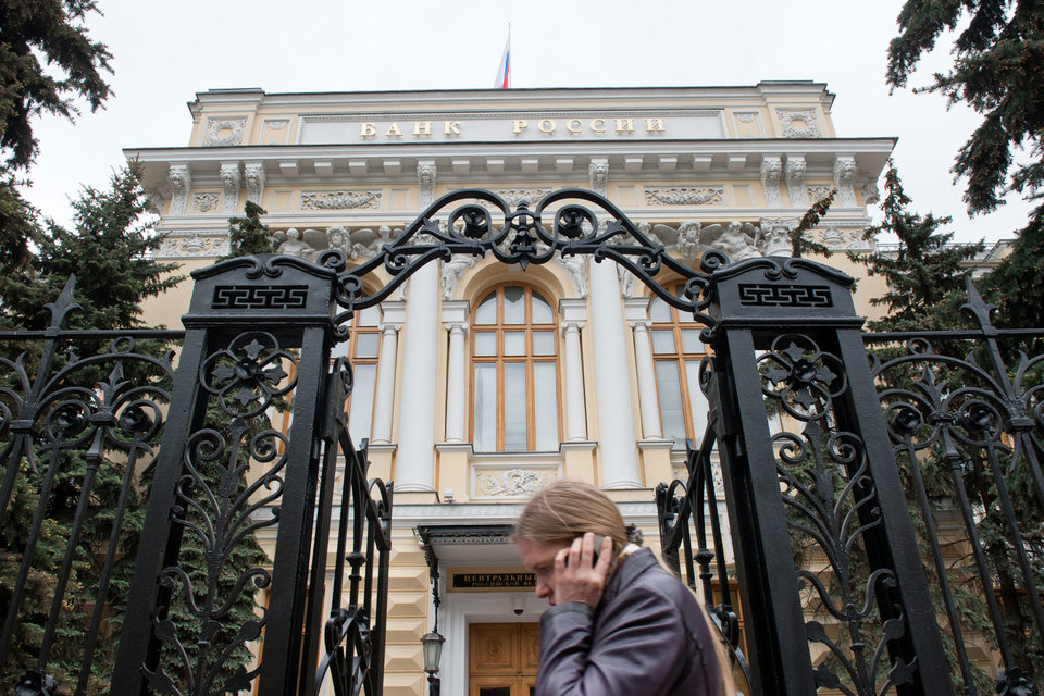 По логике ЦБ акции банков лучше подходят для пенсионных накоплений, чем депозиты или облигации банков