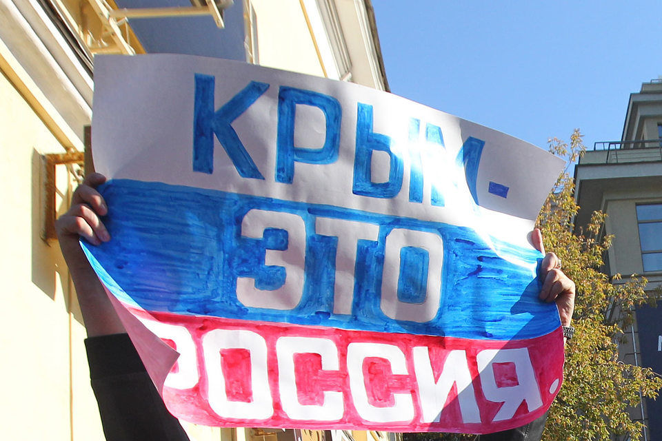 Основная развилка на предстоящих выборах – голосовать за власть, которая вернула Крым, т. е. за единороссов, или, если у тебя какие-то вопросы к власти, – за другие парламентские партии