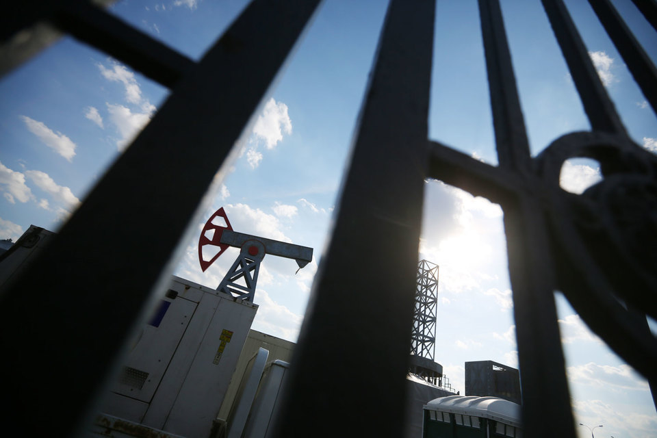 В ходе торговой сессии стоимость фьючерсного контракта на нефть марки Brent с поставкой в августе на торгах лондонской биржи ICE снизилась на $3 за баррель