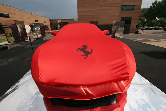 Обремененный долгами Fiat Chrysler выделяет из своего состава Ferrari, чтобы профинансировать инвестпрограмму на 48 млрд евро