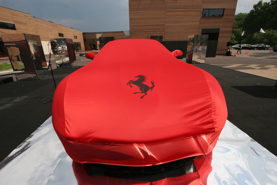 Обремененный долгами Fiat Chrysler выделяет из своего состава Ferrari, чтобы профинансировать инвестпрограмму на 48 млрд евро