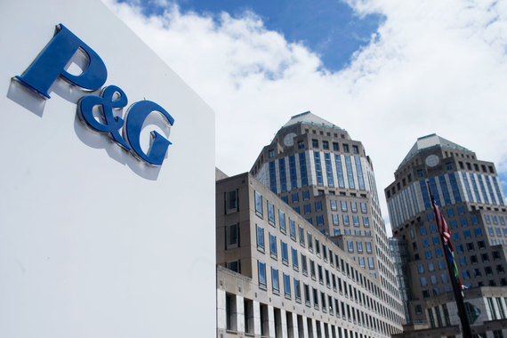 Выручка подразделения P&G, занимающегося производством шампуней, косметики, парфюмерии и др., в 2014 фингоду составила $5,9 млрд