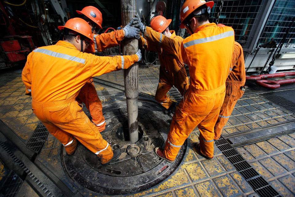 Ранее многие из тех, кто теперь хочет заняться добычей, были нефтесервисными подрядчиками Pemex