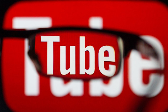 YouTube внесут в реестр запрещенных сайтов из-за размещения серий «Чернобыля» и «Физрука», говорится в сообщении Роскомнадзора