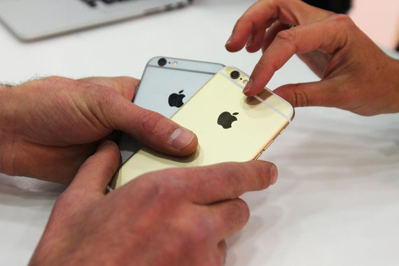 Рекордные прибыли Apple обусловлены огромной популярностью моделей iPhone 6 и iPhone 6 Plus, оснащенных увеличенным дисплеем