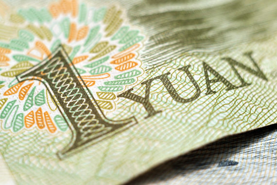 За 10 лет юань укрепился к доллару на 30%, а торговый коридор расширился до плюс-минус 2% от официального курса, но в периоды самой большой нестабильности китайские власти фактически замораживали юань