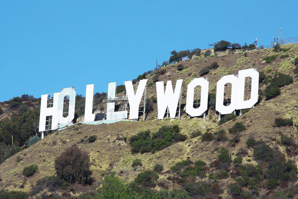 Обвинения выдвинуты против компаний Disney, NBC Universal, Paramount Pictures, Sony Pictures Entertainment, 20th Century Fox и Warner Bros. Entertainment