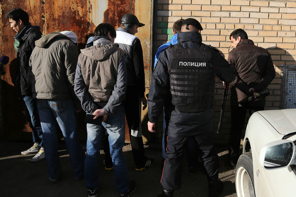 Полицейские хотят сами штрафовать мигрантов за незаконную трудовую деятельность