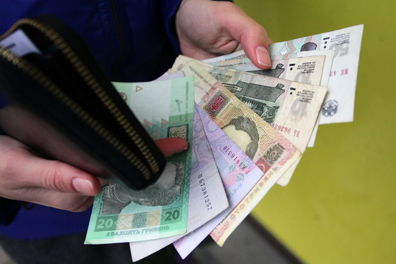 Более половины находящейся в обращении валюты – рубли, говорят донецкие бизнесмены и представители повстанцев