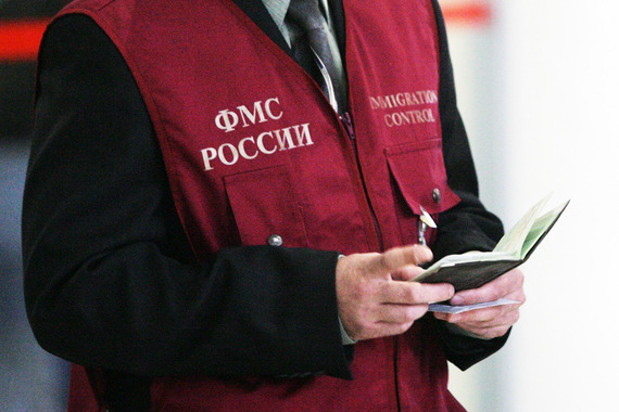 Поскольку у ФМС нет актуальной базы паспортов, то это ставит всю процедуру проверки подписей под сомнение