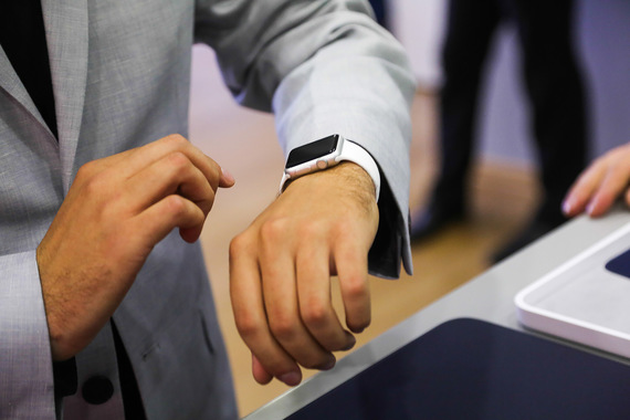 В России начались продажи часов Apple Watch
