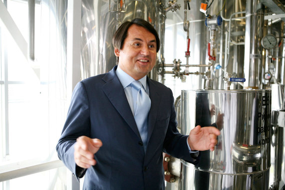 Рустам Тарико капитализирует банк в два приема, полагают эксперты