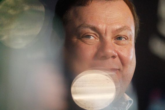 LetterOne была создана акционерами «Альфы» в июне 2013 г. после продажи «Роснефти» доли в ТНК-BP за $13,86 млрд. L1 Energy создана в структуре LetterOne специально для инвестиций в ТЭКе