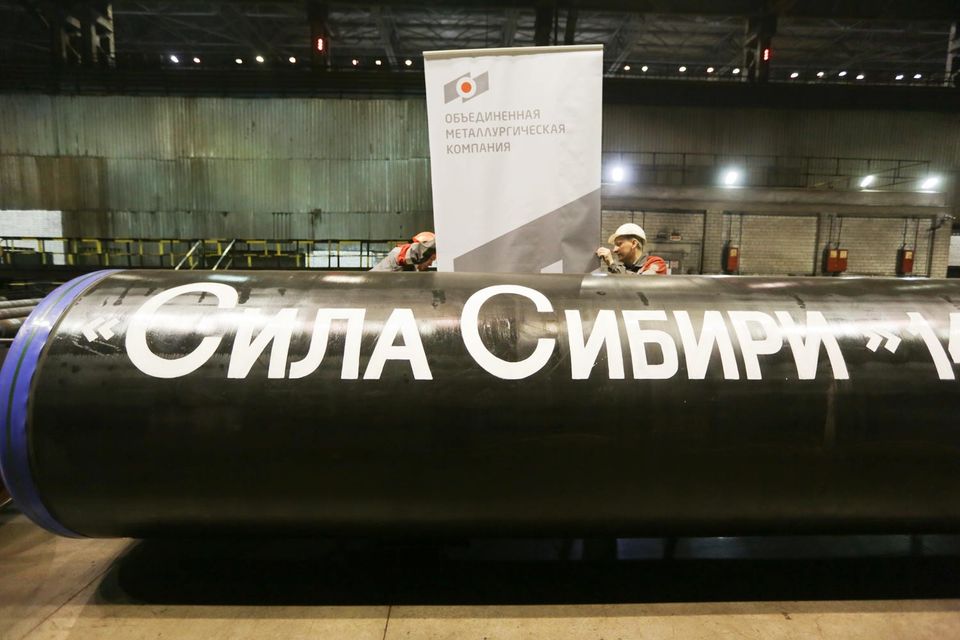 Строительство «Силы Сибири» началось 1 сентября 2014 г. Тогда нефть, к цене которой привязана и стоимость газа в китайском контракте, стоила $103 за баррель