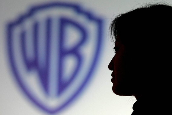 Кинокомпания Warner Bros. Entertainment 6 августа подала иск в Московский городской суд и потребовала прекратить распространение фильма «Антураж»