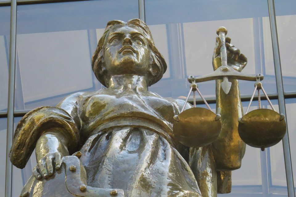 Материалы дела поступили из краевого УФСБ, подозреваемой инкриминируется мошенничество в особо крупном размере (ч.4 ст.159 УК РФ)