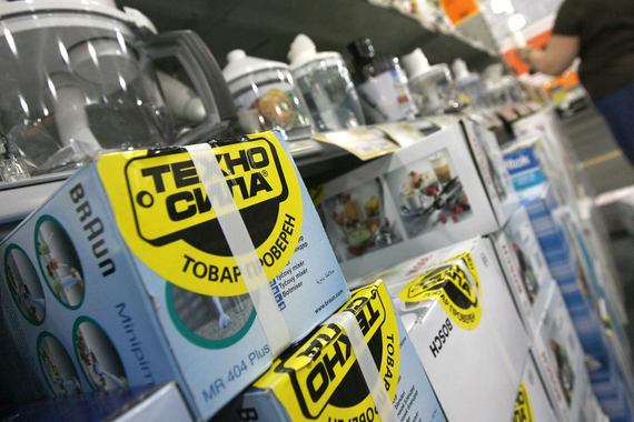 После объединения сеть «Техносилы» насчитывала 122 магазина общей площадью 230 000 кв. м, общая годовая выручка должна была составить 28–30 млрд рублей без НДС
