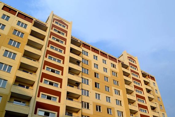 По данным местного сайта о продаже новостроек metr-nsk.ru, два дома в «Серебряном озере» сданы в эксплуатацию