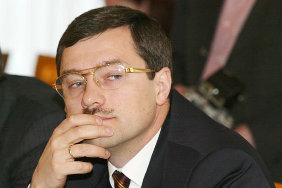 В группу Мотылева входили семь пенсионных фондов. Крупнейшими были НПФ «Солнце. Жизнь. Пенсия» (бывший «Ренессанс. Жизнь и пенсии») и «Сберфонд Солнечный берег»