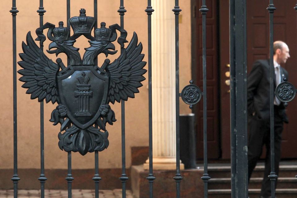 По мнению Коротеева, прокуроры по-прежнему смогут проводить проверки не только по поступившей информации, но и если сами сочтут это необходимым
