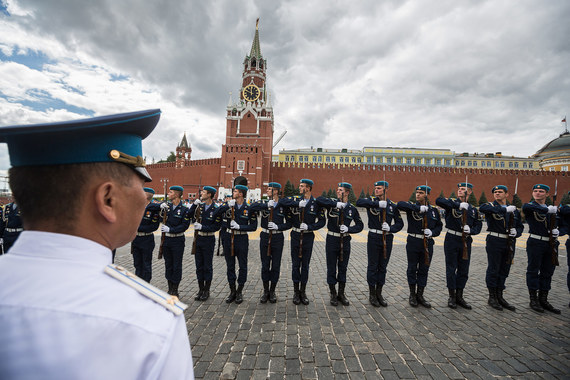 За 25 лет отношение россиян к военным стало более взвешенным